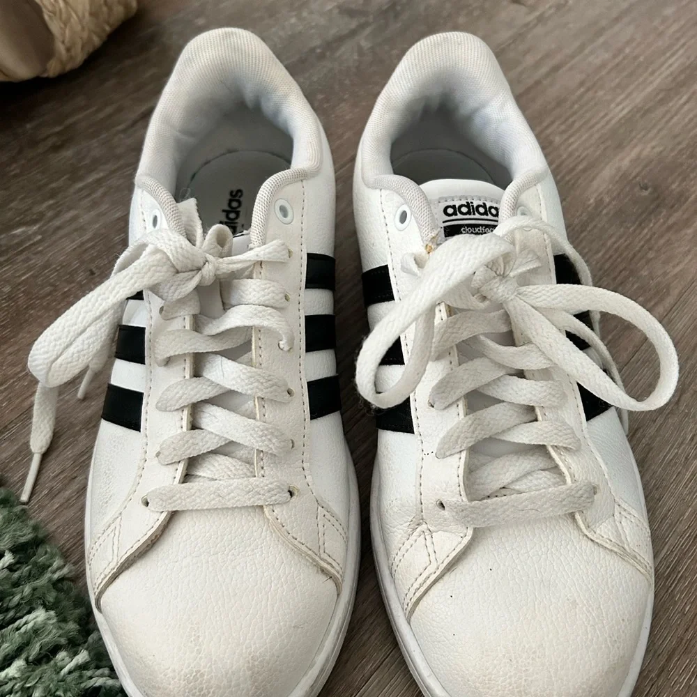 Adidas - Picture 2 of 4